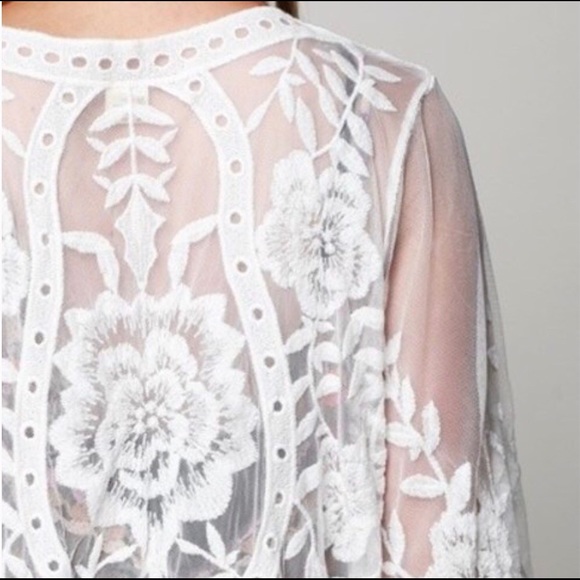LAST ONE .....Boho Lace Kimono - Picture 4 of 5